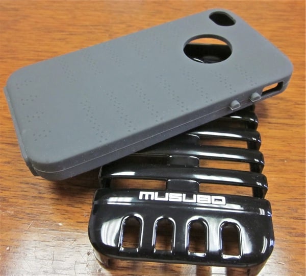 The Musubo Retro case has an inner lining made of silicon