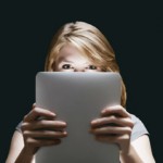 bright-screens-could-delay-bedtime_1