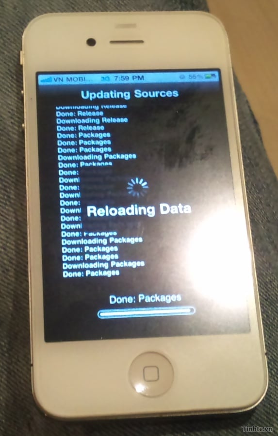 1-1432133578 iPhone 4 Prototype with Plastic instead of glass Leaked