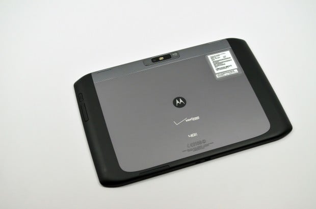 Droid XYBOARD Review - back The Droid XYBOARD has a great shape and finish, that invites you to carry it.