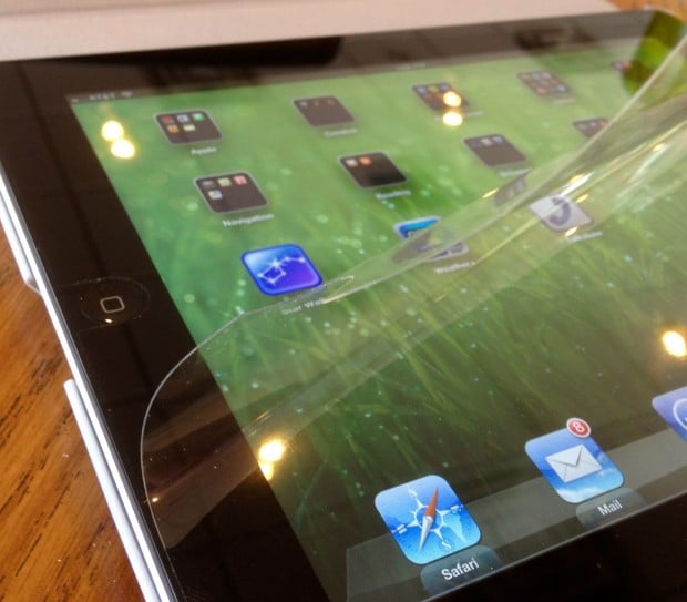Wrapsol Screen protector - applying the protector
