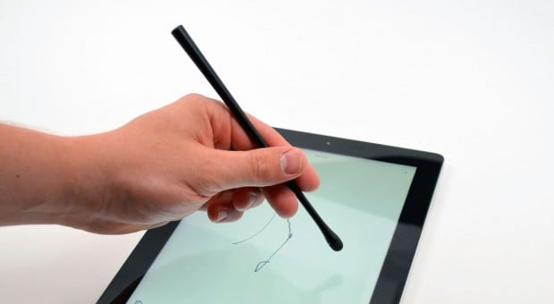 JoyFactory Monet iPad Stylus Review - hand