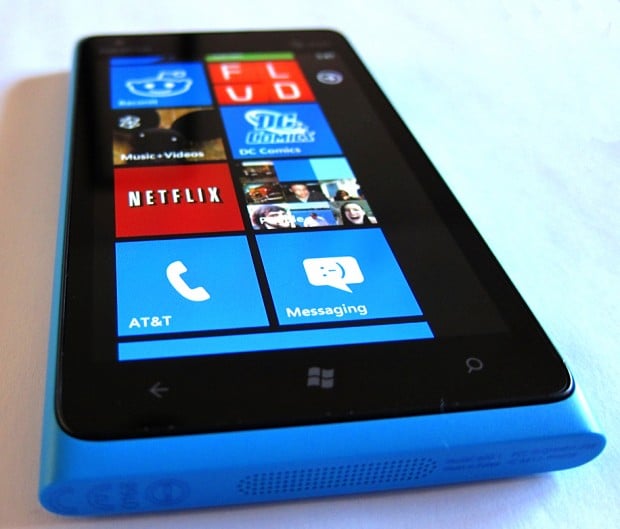 Lumia 900 Sells Well At Best Buy, But Not As Well As Android