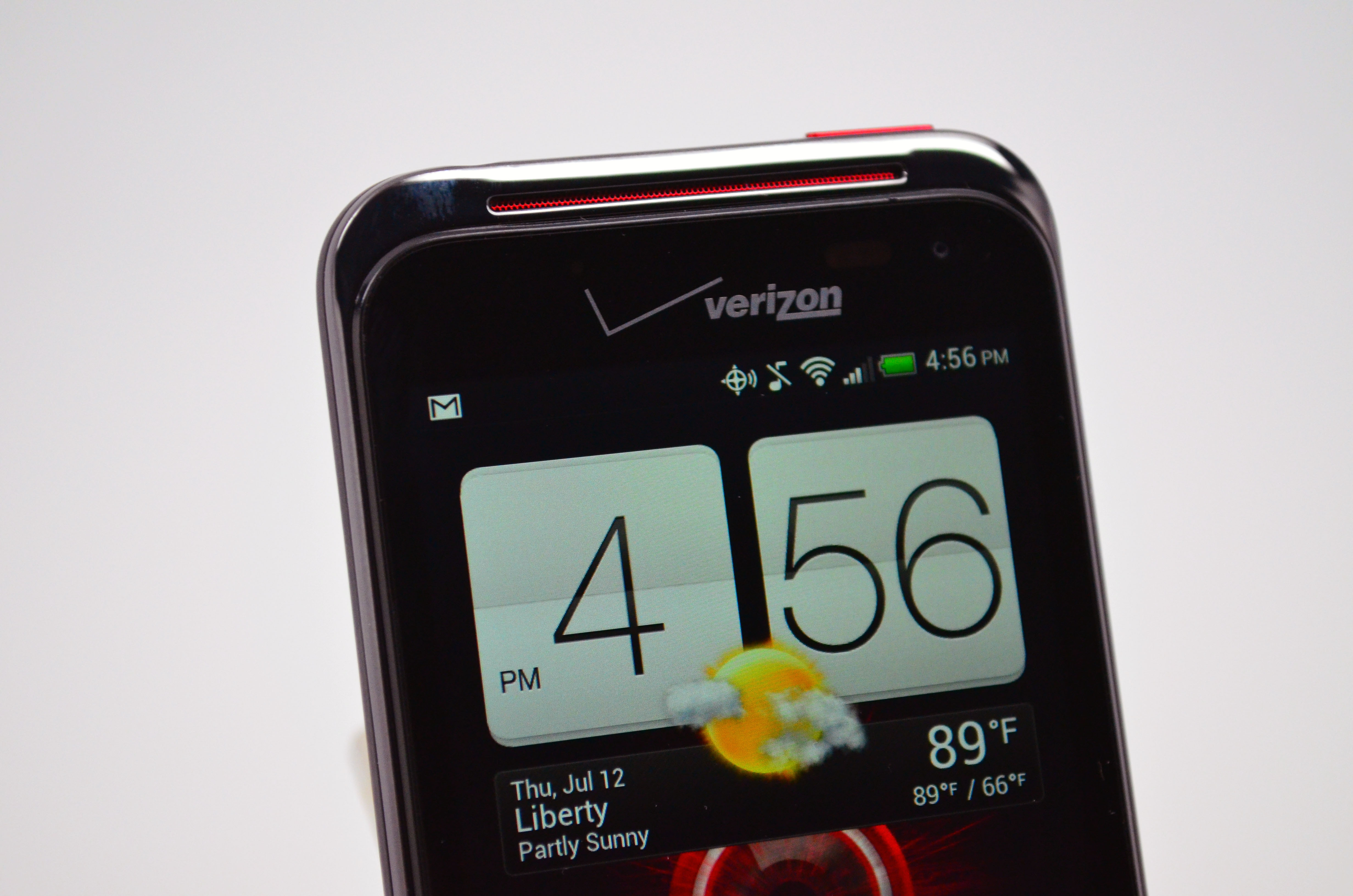 Droid Incredible 4G LTE closeup