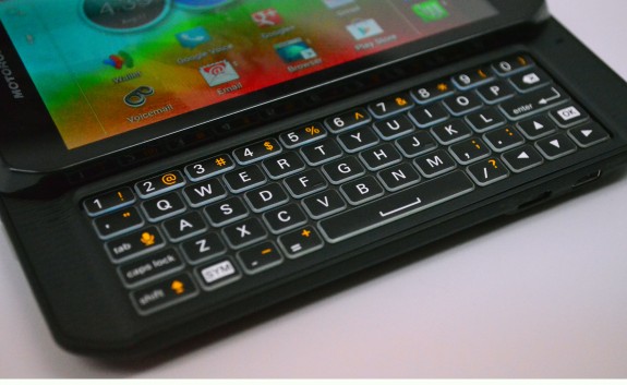 Motorola Photon Q 4G LTE Review - keyboard closeup