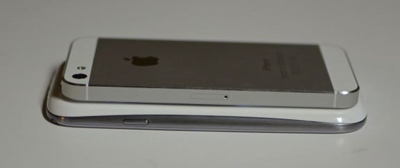 Samsung Galaxy S III vs. Apple iPhone 5 thickness