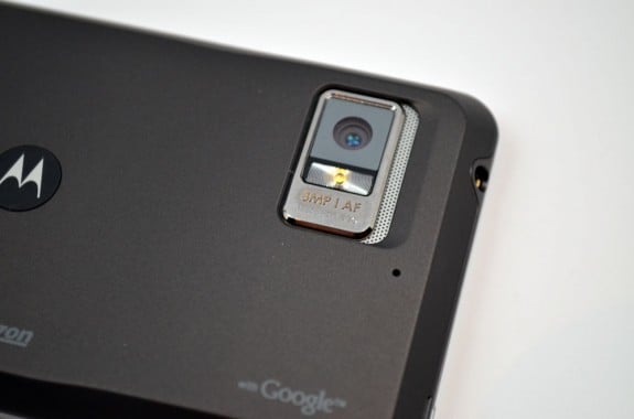 Motorola-Droid-Bionic-camera-575x3801