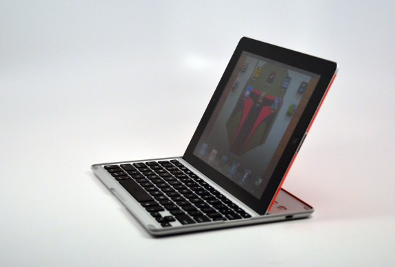 ZAGGKeys Pro Plus Review - Backlit iPad Keyboard - 03