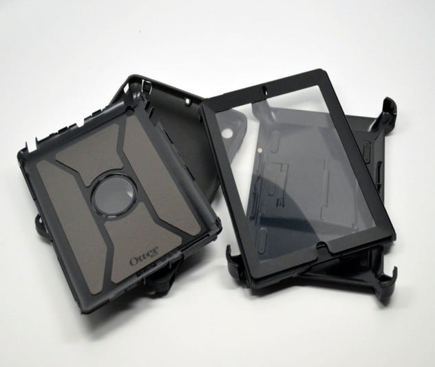 An all back version of the Otterbox Defender case.
