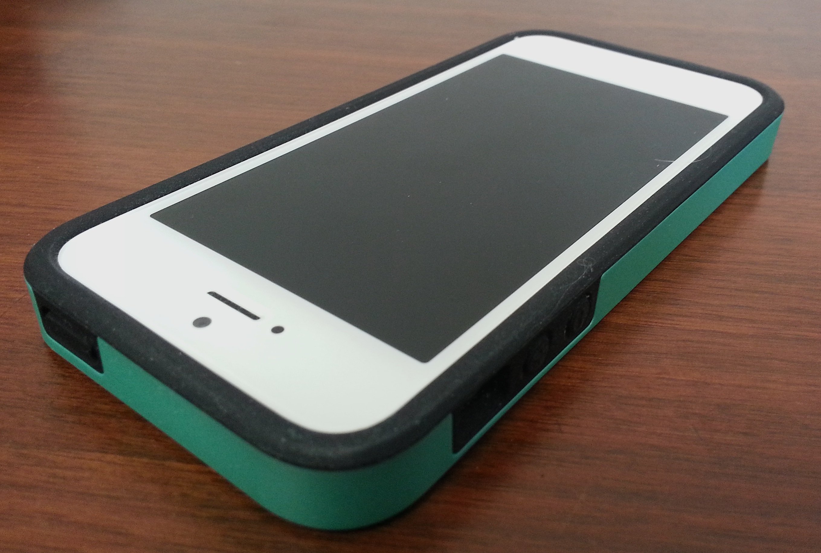 Acase Superleggera Pro iPhone 5 Case with dual layer protection