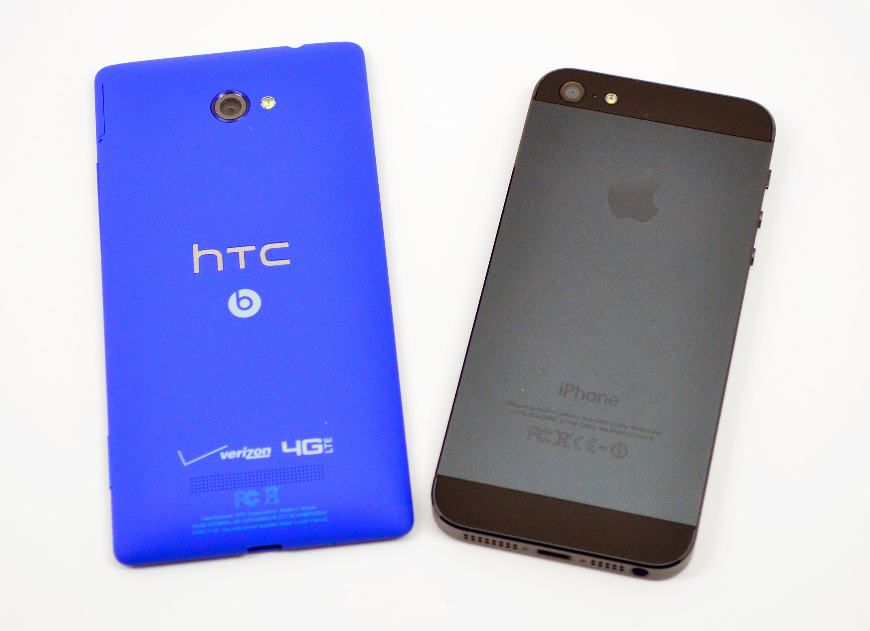HTC 8X vs iPhone 5 Review - 02