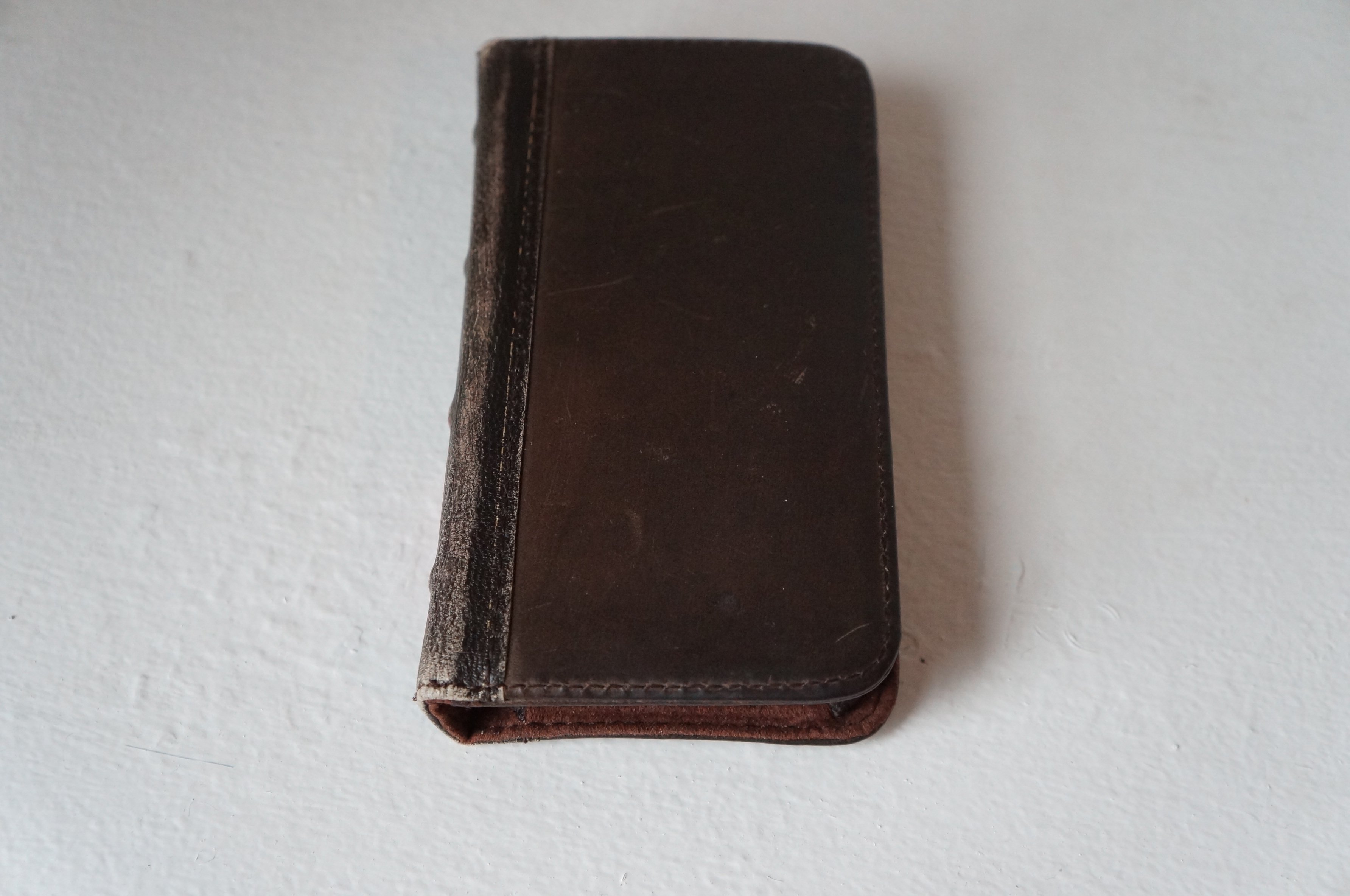 BookBook for iPhone 5 2