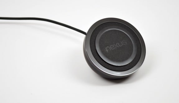 Nexus 4 Wireless Charger Review - 07