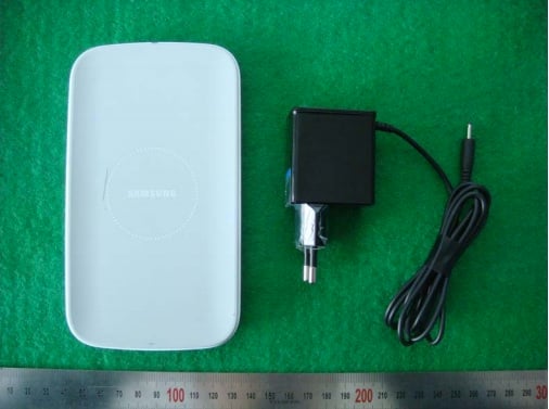 Samsung's wireless charging kit should arrive alongside the Galaxy S4.