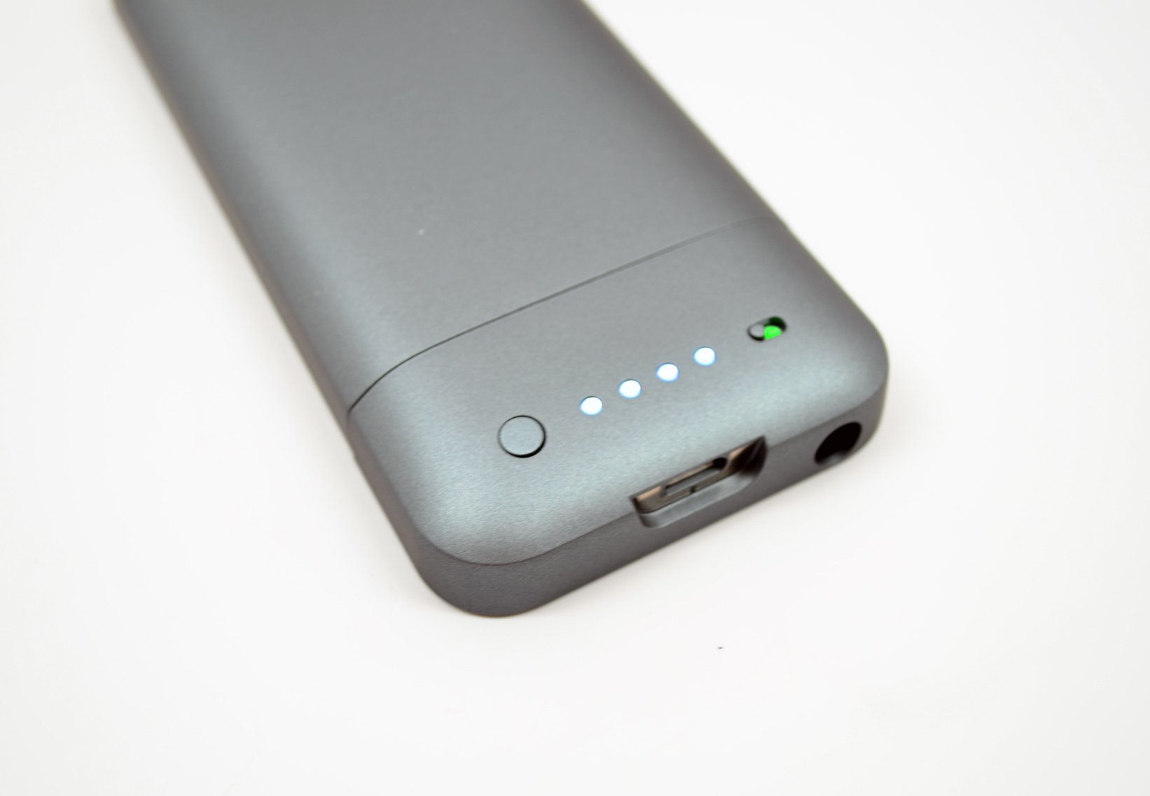 iPhone 5 Mophie Juice Pack Helium Review - 07