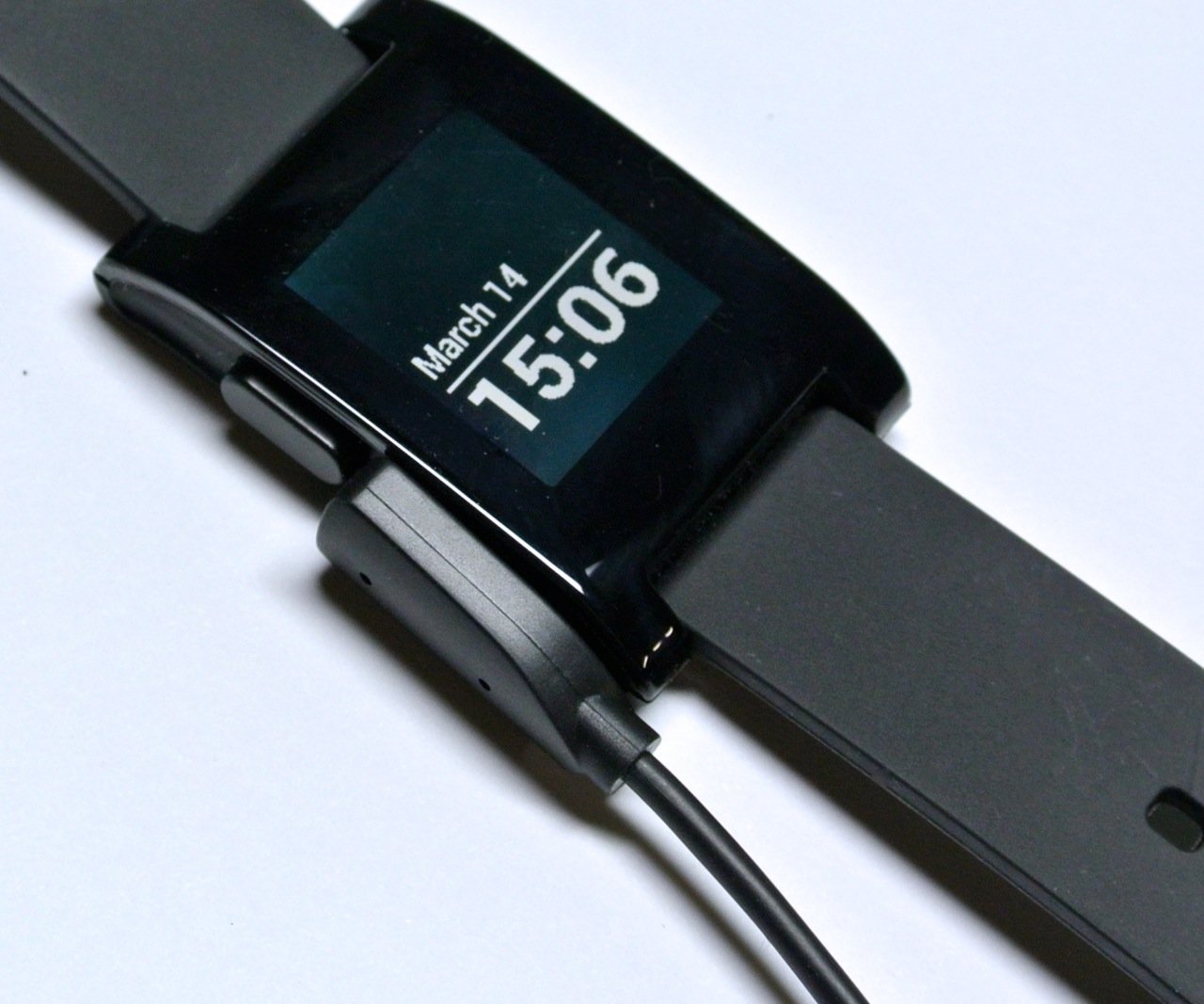 pebble charging cable connected