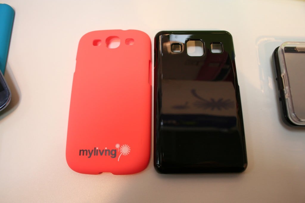 Samsung Galaxy S4 cases from China, as discovered at CeBIT.