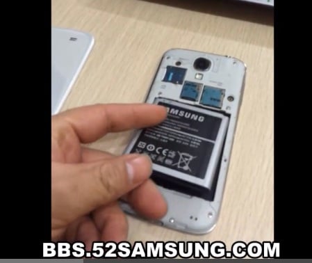 The alleged Samsung Galaxy S4 caught on video features a Micro SD card slot and a removable 2600 mAh battery.