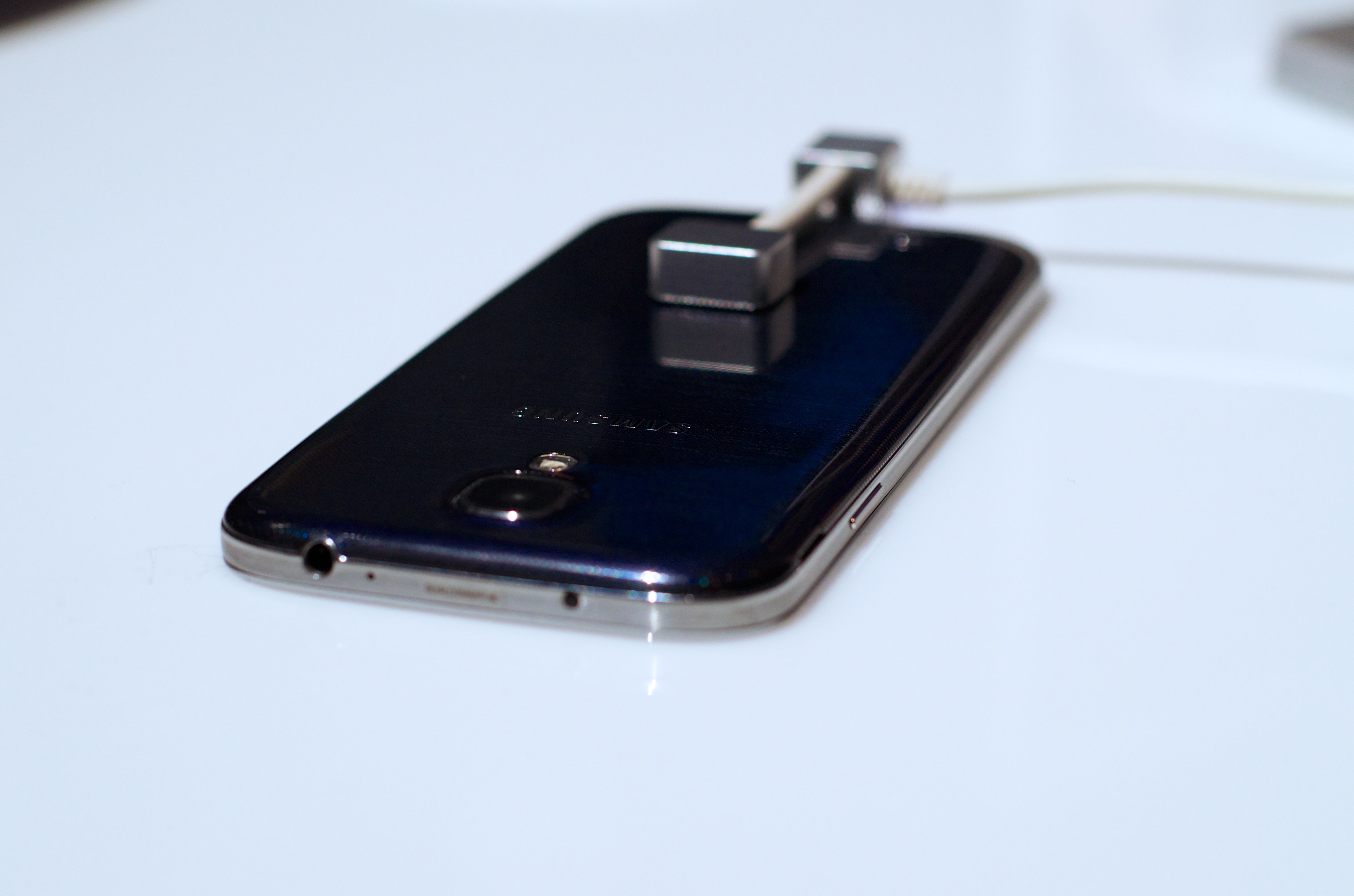Samsung plans high-end security for the Galaxy S4.