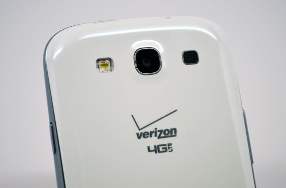 Samsung Galaxy S4 to feature Galaxy S3 plastic design