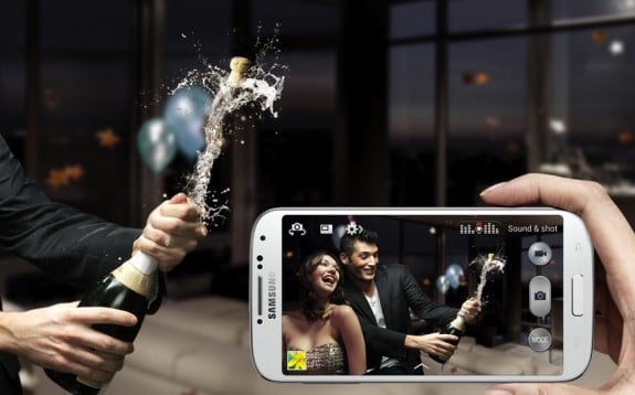 With sound and shot you can send a photo that includes a short message or sound.
