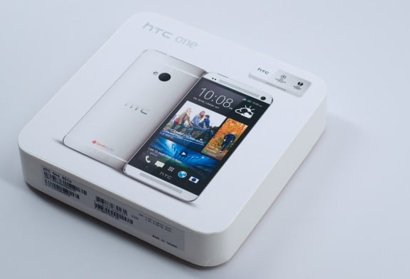 The HTC One offers a great looking display and a stunning design.
