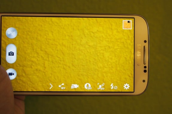 The main settings are easily accessible on the screen so you don't have to dive into menus.