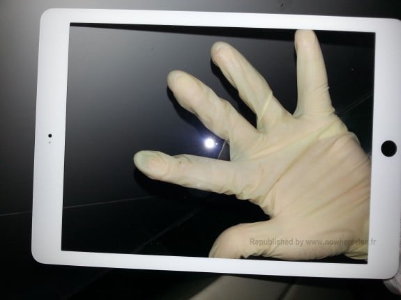 This photo allegedly shows the front of the white iPad 5.