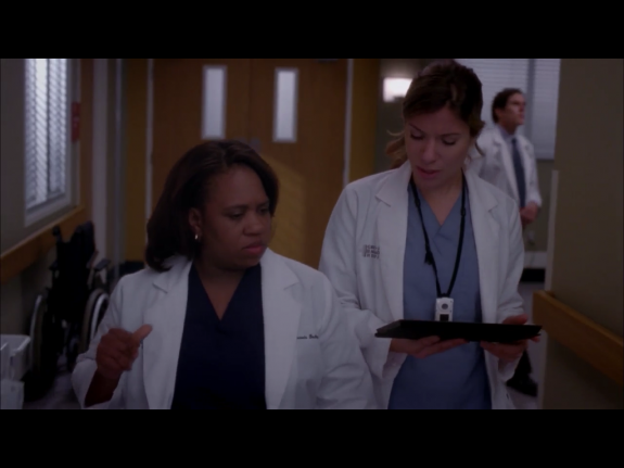 Is that a Surface RT I spy on ABC's Grey Anatomy, episode: "She's Killing Me"?