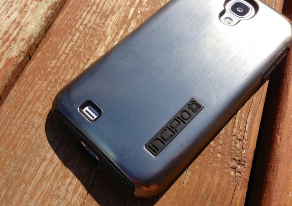 Incipio DualPro Shine Samsung Galaxy S4 Case Review - 7