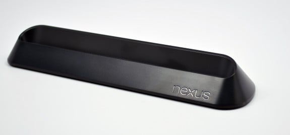 The Nexus 7 dock remains out of stock at the Google Play Store.