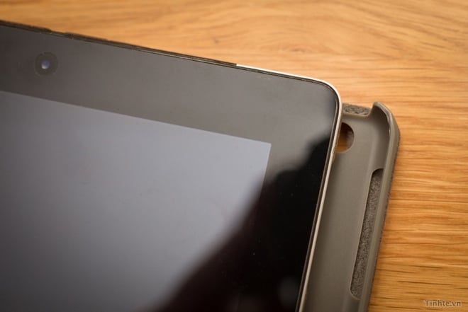 An alleged iPad 5 case leak shows a case for a smaller iPad with a new iPad mini-like design.