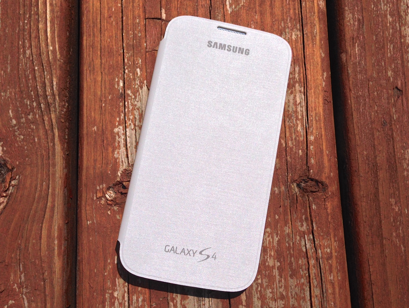 The Samsung Galaxy S4 Flip Cover is a slim, protective Galaxy S4 case.