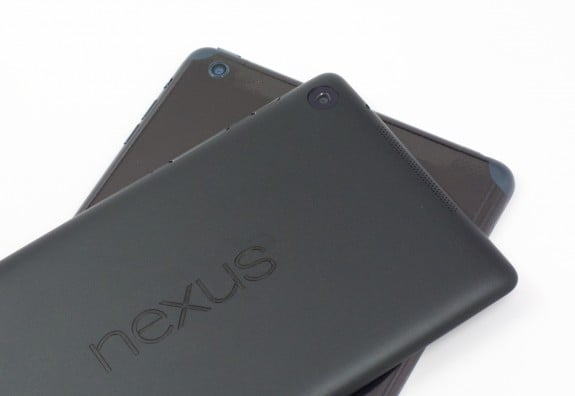 The new Nexus 7 does not come with a microSD card slot. 