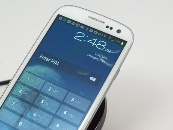 Wirelessly charge the Galaxy S3.
