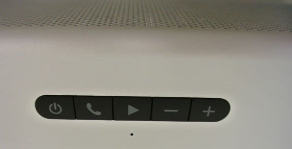 controls on top of the Braven 850