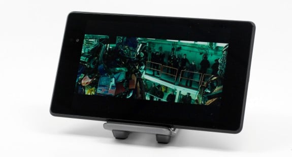 The Nexus 7 comes with a display capable of showing 1080P HD content at full resolution. 