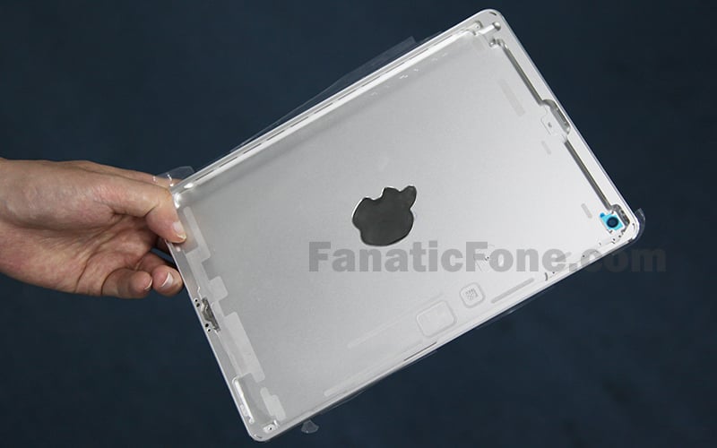 An iPad 5 back plate supposedly leaked from the Apple supply chain.