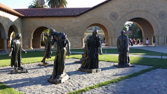 Some Rodin statues at the Stanford University quad. Again, dynamic range could be improved in auto mode as the sky is blown out in this shot. 