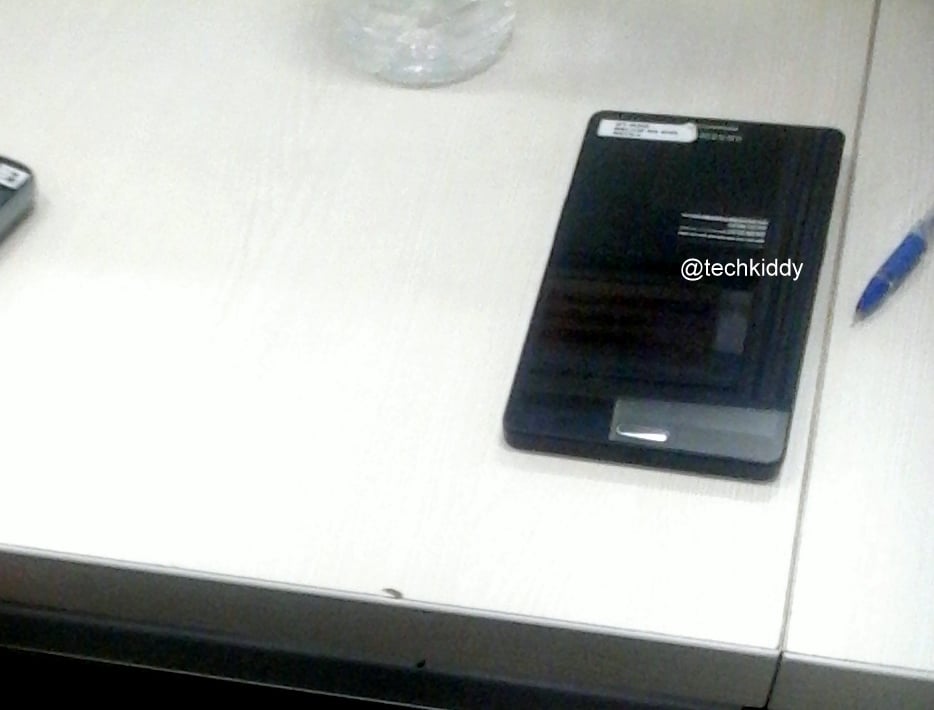 A leaked Galaxy Note 3 photo shows a developer unit or prototype of the new large-screen device.
