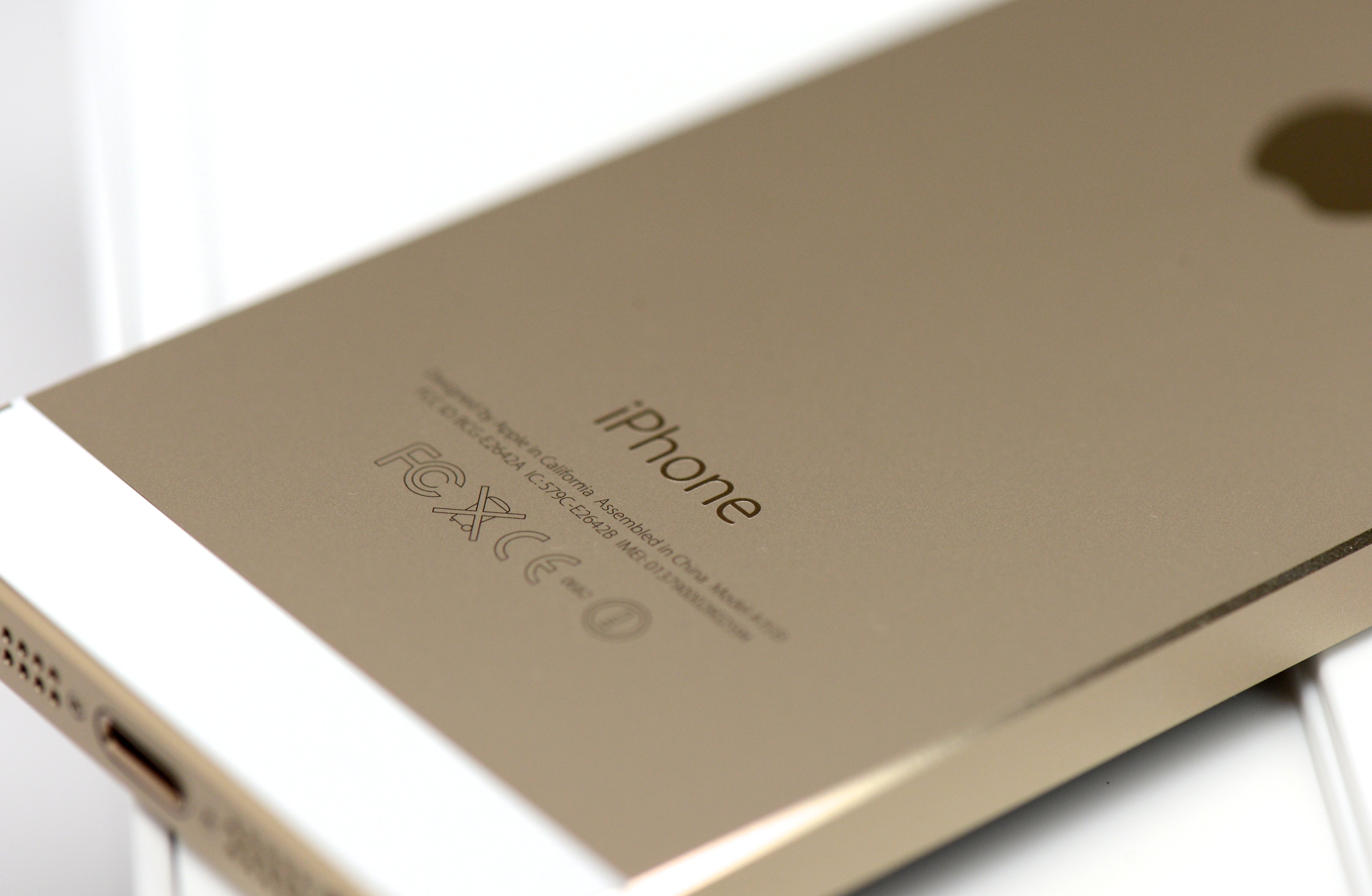 Find a gold iPhone 5s in stock faster with Apple's personal pickup option, but it won't be fast enough for some users.
