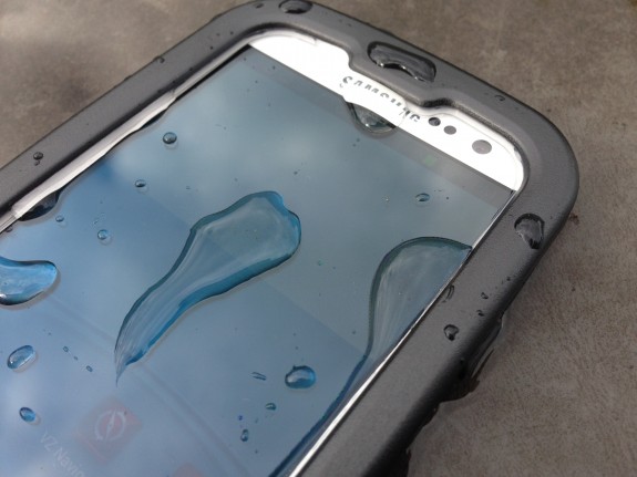 The screen is an essential part of this waterproof Galaxy S3 case. 