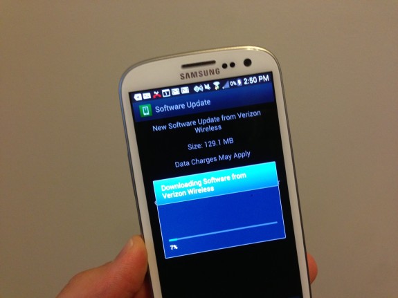 The Samsung Galaxy S3 Android 4.3 update could come in late October or November.