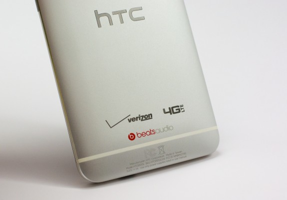 Verizon HTC One branding is minimal.