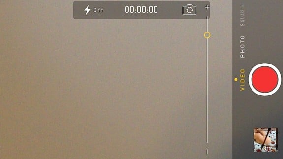 Zoom while shooting video in iOS 7 on the iPhone 5.