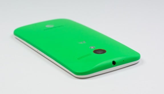 The Moto X design allows users to customize the looks of the AT&T Moto X.