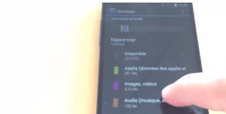 The Nexus 5 hands on shows how much storage is available to users.