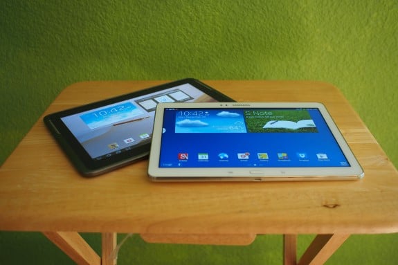 White Galaxy Note 10.1 2014 Edition with last year's Galaxy Note 10.1