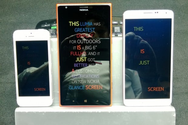 The Nokia Lumia 1520's display performs very well in direct sunlight when compared to the Samsung Galaxy Note 3 and Apple's iPhone 5.