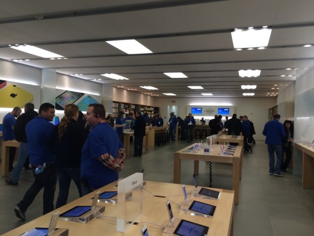 Local Apple Store not crowded on launch of iPad Air